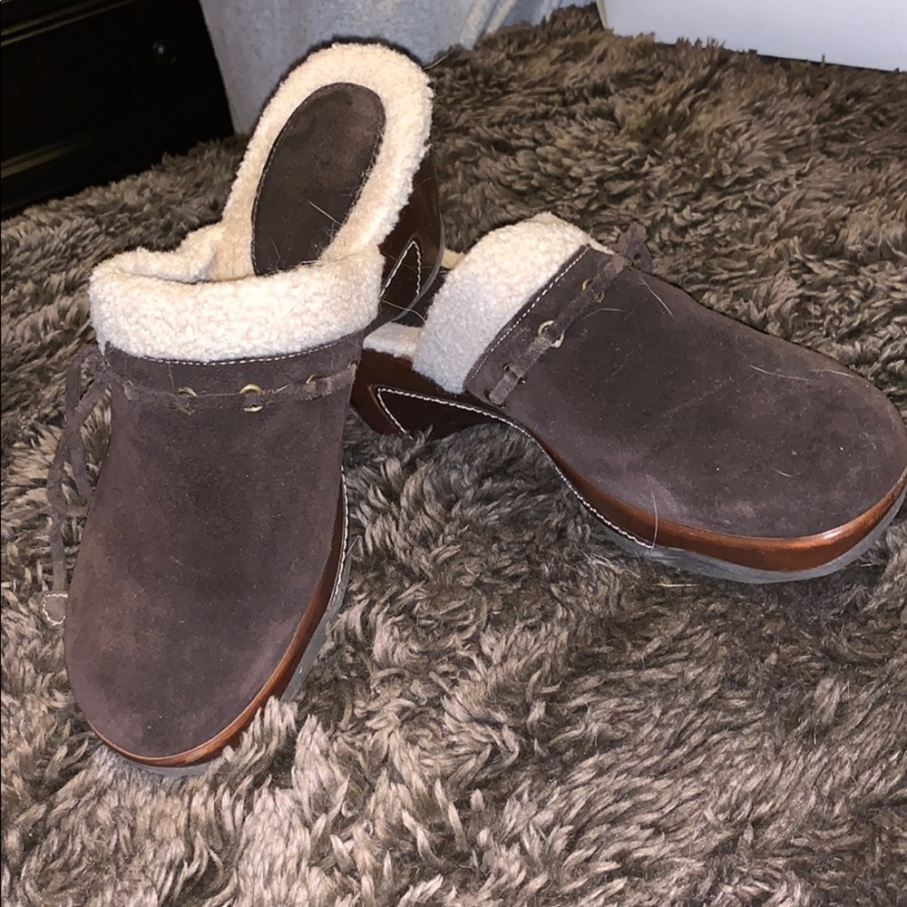 Fuzzy Clogs